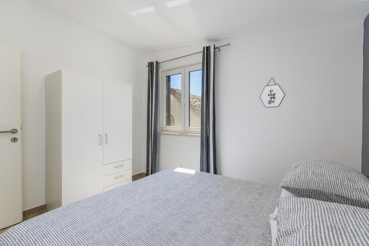 Apartment Finta Rogotin Bagian luar foto