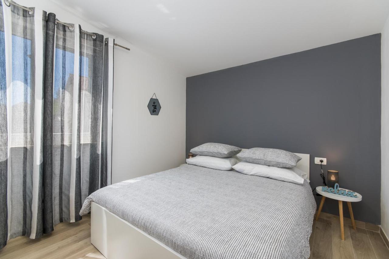 Apartment Finta Rogotin Bagian luar foto