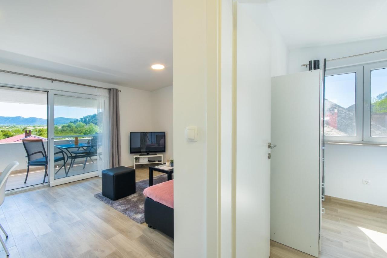 Apartment Finta Rogotin Bagian luar foto